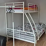Lotta Autobus Na Targi Mtp, Darmowy Parking, Samodzielny Meldunek Гостевой дом