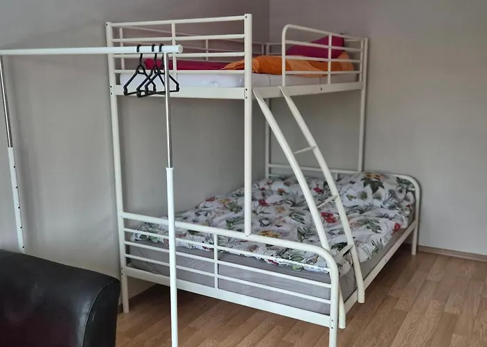 Lotta Autobus Na Targi Mtp, Darmowy Parking, Samodzielny Meldunek 招待所