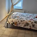 Penzion Lotta Autobus Na Targi Mtp, Darmowy Parking, Samodzielny Meldunek Poznaň