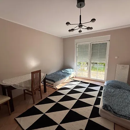 Pensjonat Lotta Autobus Na Targi Mtp, Darmowy Parking, Samodzielny Meldunek *