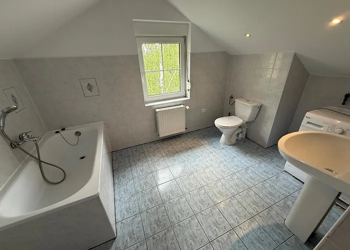 Lotta Autobus Na Targi Mtp, Darmowy Parking, Samodzielny Meldunek Познань